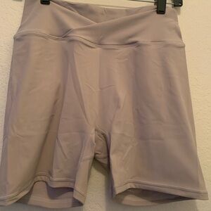 ✨HP✨NWOT kamo fitness featherlite enhanced wrapped shorts